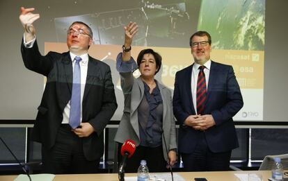 Juan Carlos Cortés, director de Programas Internacionales del CDTI, Elena Pisonero, presidenta de HISPASAT y Xavier Lobao, jefe de la División de Futuros Programas de la Agencia Europea del Espacio (ESA).