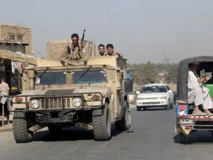 Fuerzas de seguridad afganas, este lunes en la provincia de Kunduz.