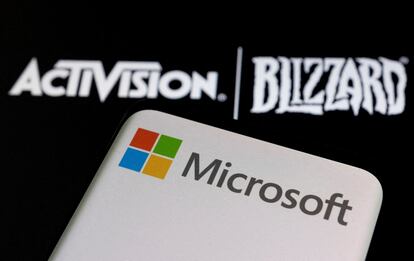 El logo de Microsoft junto al de Activision Blizzard.