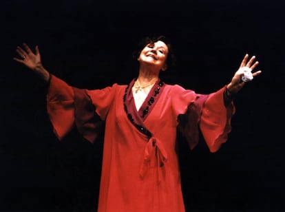 Julieta Serrano, en la obra de teatro 'La professión de la señora Warren'.