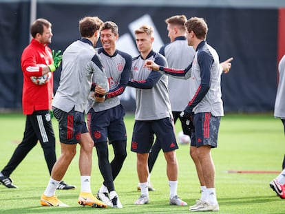 Los jugadores del Bayern, durante el último entrenamiento previo al partido con el Atlético. / Marco Donato (EFE)