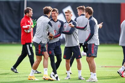 Los jugadores del Bayern, durante el último entrenamiento previo al partido con el Atlético. / Marco Donato (EFE)