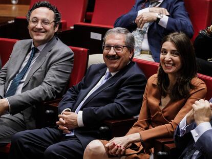 El presidente suplente del CGPJ, Rafael Mozo, entre el fiscal general del Estado, Álvaro García Ortiz, y la ministra de Justicia, Pilar Llop, en un acto el pasado viernes.