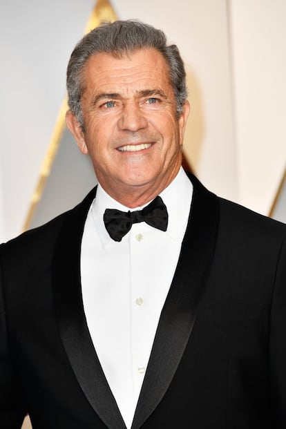 <p>Mel Gibson (Nueva York, 1956) lleva años sobrio, tras protagonizar una serie de escándalos debido a sus opiniones políticas extremas y controvertidas y un incendiario divorcio con la cantante rusa Oksana Grigorieva. <br /><strong>¿Su truco?</strong> Además, empezó a hacer un intensivo entrenamiento en 2013, acompañado de suplementos naturales. Y sobre todo: "Nada de pasta, azúcar ni patatas", declaró a 'USA Today'.</p>