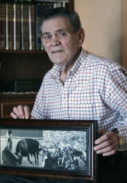 Manolo Chacarte, ayer en su domicilio en Barakaldo.