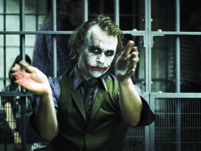 El monumental Joker de Heath Ledger eclipsa a Batman, en ‘El caballero oscuro’