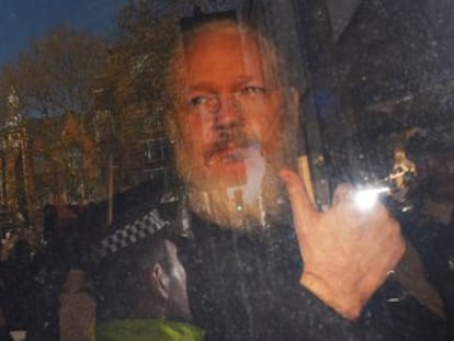 El Reino Unido detiene al cofundador de Wikileaks tras retirarle Ecuador el asilo diplomático