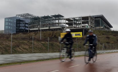 Esqueleto del centro acuático construido junto al estadio olímpico de La Peineta.