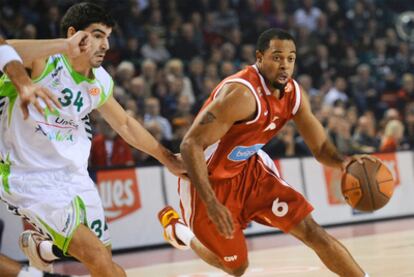 Broyles y Blanco durante el partido