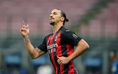 Ibrahimovic celebra uno de sus goles contra el Inter de Milán el pasado sábado en San Siro.