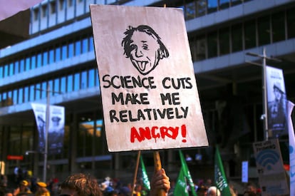 Una pancarta mostrada en la manifestación de Sídney, en Australia.
