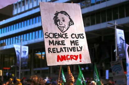 Una pancarta mostrada en la manifestaci&oacute;n de S&iacute;dney, en Australia.