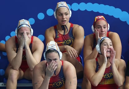 Jugadoras del banquillo de España durante la tanda de penaltis contra Holanda, este sábado en los cuartos de final del Mundial. 