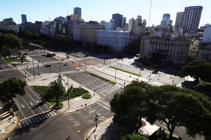 Vista de la avenida 9 de Julio, una de las arterias principales de Buenos Aires, en marzo de 2020.