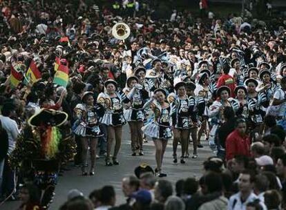 Participantes de La Marcha, encuentro musical desde Atocha hasta el paseo de Recoletos que cerró el festival VivAmérica.