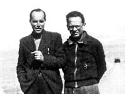 Max Aub (a la derecha), en el campo de concentración de Djelfa (Argelia) en 1941.