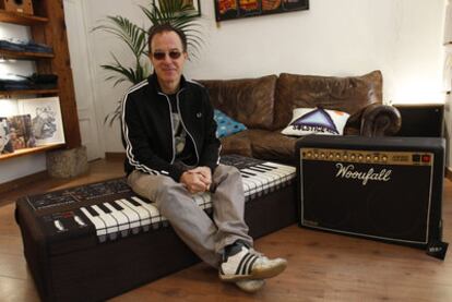 Nigel Walker, productor musical, en su estudio de Madrid.