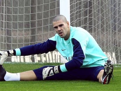 Valdés, durante un entrenamiento del Barça.