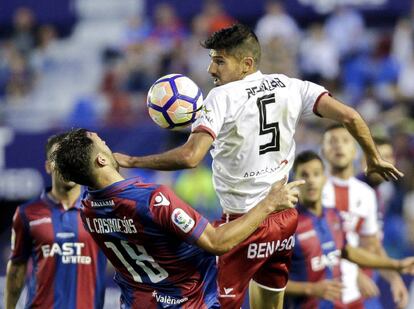 Aguilera, del Huesca, que jugará la promoción de ascenso, ante Víctor.