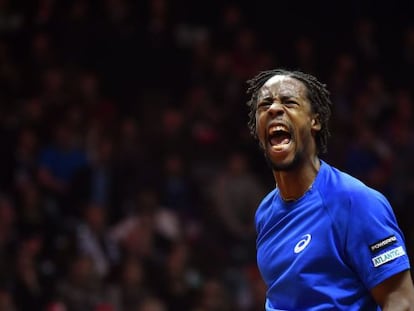 Monfils grita celebrando un punto. 