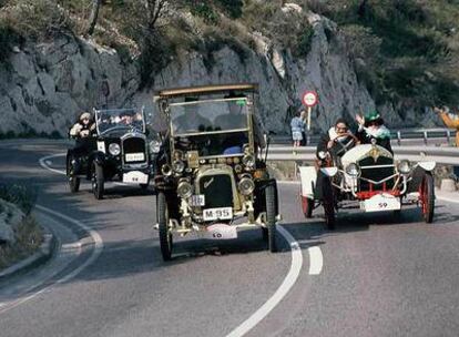 Las sinuosas costas del Garraf durante el rally Barcelona-Sitges.