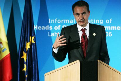 El presidente del Gobierno, José Luis Rodríguez Zapatero, en Lahti (Finlandia), donde participa en la cumbre informal de la UE.
