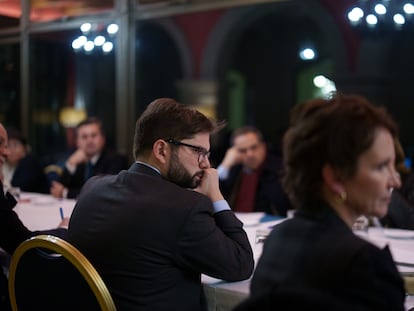 Gabriel Boric durante una reunión con funcionarios, en el Palacio Presidencial de Cerro Castillo, en Viña del Mar.