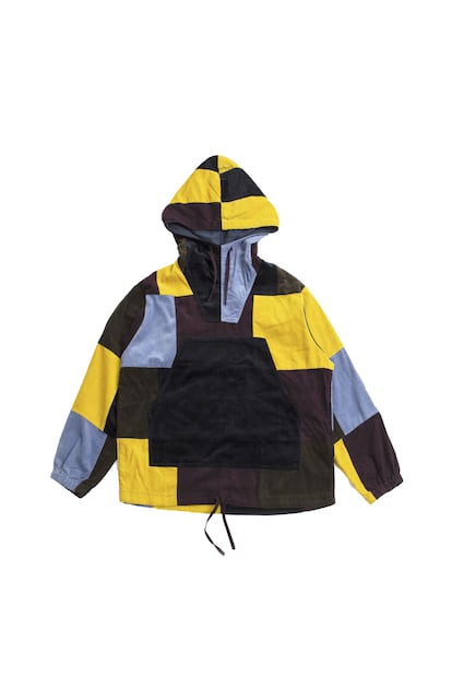 ‘Smock jacket’ de pana en ‘patchwork’ de la marca japonesa Beams Plus, en Sportivo Store (Madrid).