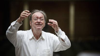 El maestro Nikolaus Harnoncourt.