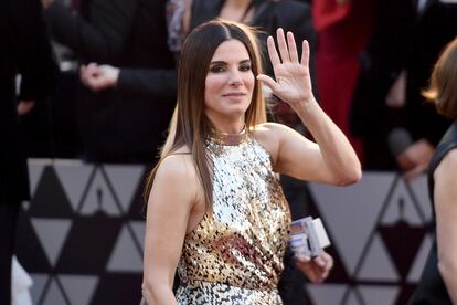 Sandra Bullock

“Los presento yo”, bromeó la ganadora del Oscar cuando la periodista Hoda Kotb le preguntó acerca de la insólita vacante del rol de presentador en la ceremonia. “Es un trabajo ingrato. Da igual quien lo haga. Te emocionas y al final lo que te dicen es, ‘Se ha hecho larga’”, respondió después, ya en serio, Bullock.