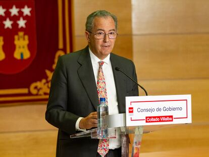 El vicepresidente, consejero de Educación y Universidades, Enrique Ossorio, en rueda de prensa.