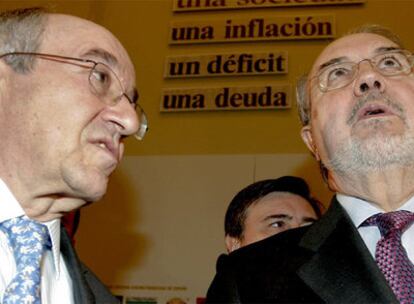 El Presidente del Banco de España, Miguel Ángel Fernández Ordóñez, y el vicepresidente del Gobierno Pedro Solbes.