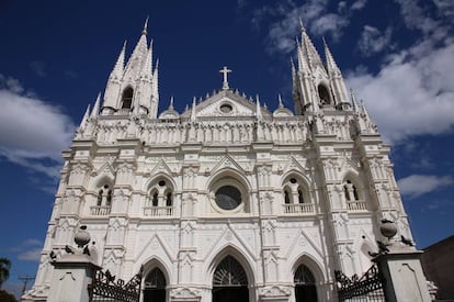 Catedral neogótica de Santa Ana, en El Salvador.