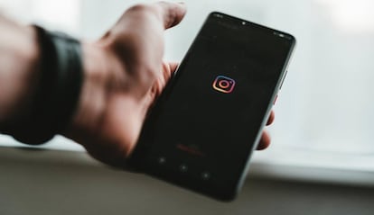 Instagram en una pantalla de móvil