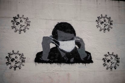 Grafite com o rosto de Bolsonaro em muro do Rio de Janeiro, em 12 de julho.