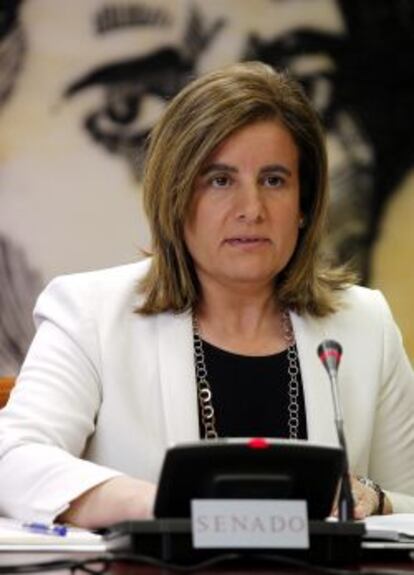 La ministra de Empleo, Fátima Báñez, durante una reciente comparecencia ante la Comisión de Empleo y Seguridad Social del Senado para informar sobre la evolución del desempleo, la estrategia de emprendimiento y empleo joven y las pensiones.