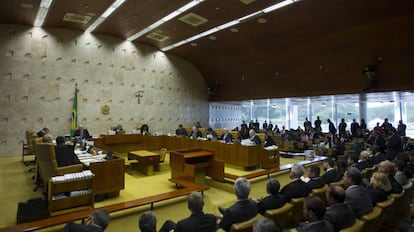 STF decide sobre permanência de Calheiros