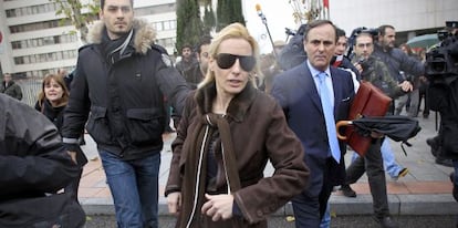 Marta Domínguez leaves court after testifying in the Galgo investigation in 2010.