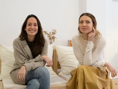Anna Cañadell ( izquierda) y Alba García, fundadoras de BCome.
