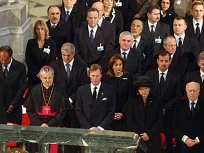 En primera fila, los príncipes Haakon de Noruega (izquierda) y Enrique de Luxemburgo (tercero por la izquierda).
