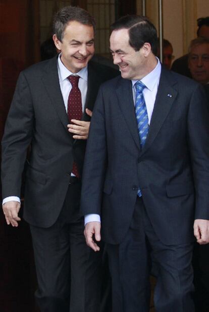 Rodríguez Zapatero y Bono, ayer en el Congreso.