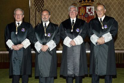 Los magistrados del Constitucional Pascual Sala, Manuel Aragón, Ramón Rodríguez y Pablo Pérez Tremps.