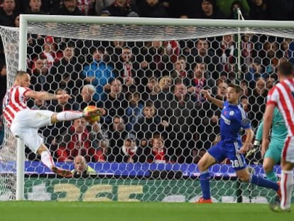 Arnautovic marca el gol de la victoria. 