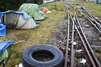 El campamento donde los inmigrantes malviven en Calais. 