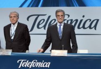 Isidro Fain&eacute;, vicepresidente del consejo de Telef&oacute;nica, y C&eacute;sar Alierta, presidente de la compa&ntilde;&iacute;a.