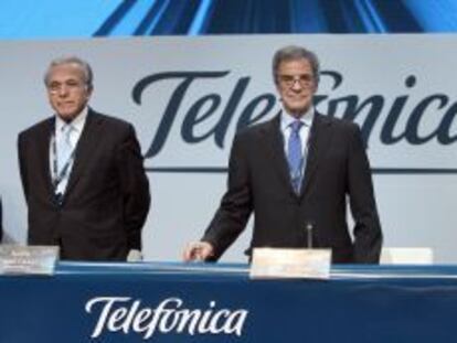 Isidro Fain&eacute;, vicepresidente del consejo de Telef&oacute;nica, y C&eacute;sar Alierta, presidente de la compa&ntilde;&iacute;a.