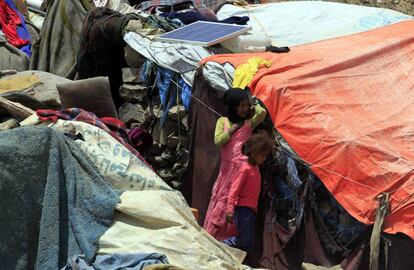 Niños, en un campo de desplazados en Yemen, este sábado.