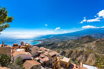 Castelmola y las vistas de la costa jónica.