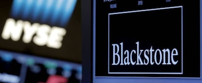 El nombre de Blackstone en una pantalla de la Bolsa de Nueva York.