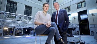 Lucía Casani y José Guirao en el patio de La Casa Encendida.